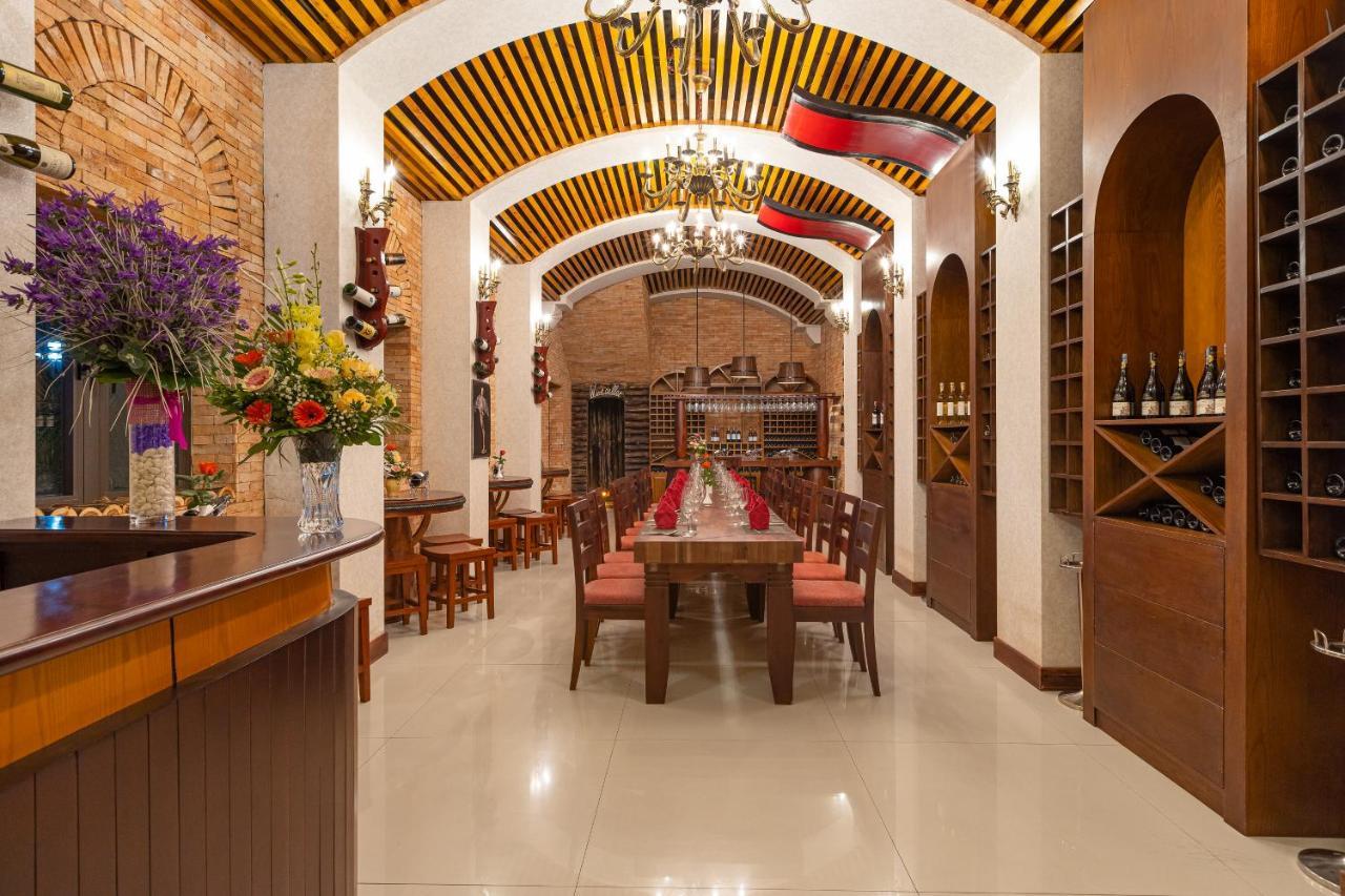Anh Phat Resort Tinh Gia Bagian luar foto