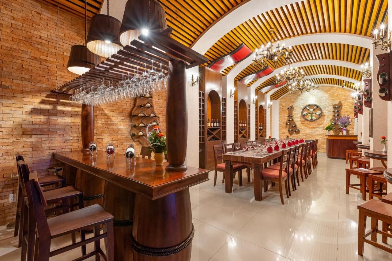 Anh Phat Resort Tinh Gia Bagian luar foto