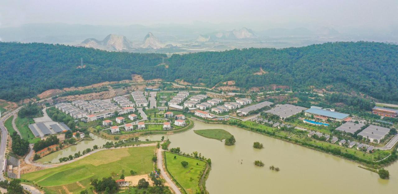 Anh Phat Resort Tinh Gia Bagian luar foto